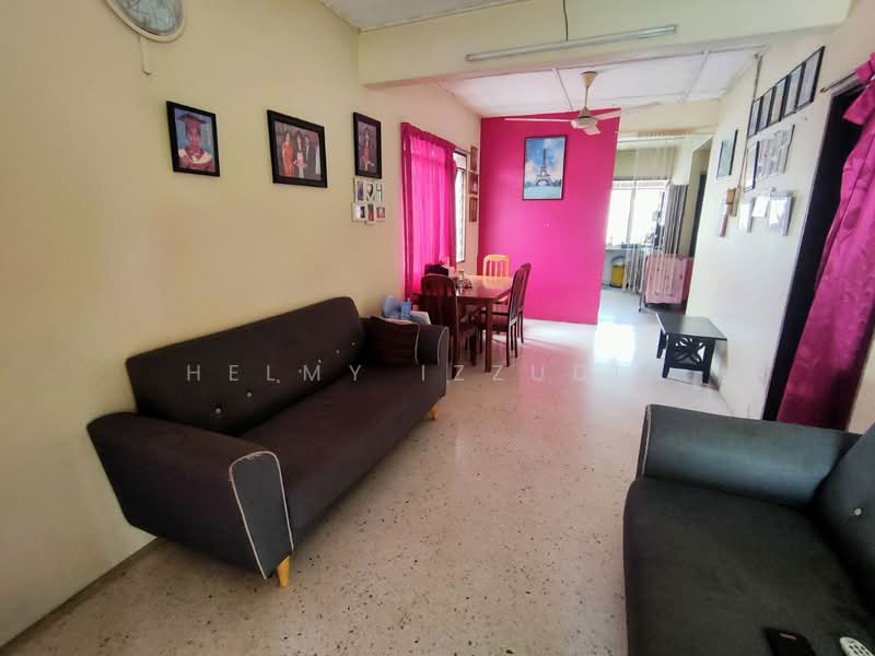 Rumah Teres 1 Tingkat untuk Dijual di Taman Sentosa (Klang) - HELMY IZZUDIN - Living Room - PropertyGuru.com.my