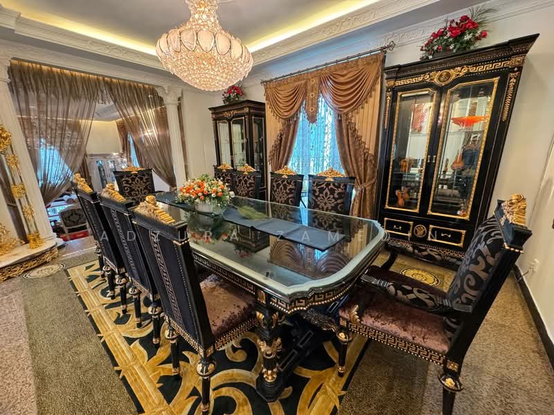 Rumah Banglo untuk Dijual di Seksyen 8 (Shah Alam) - Adzura Zamedin - Dining Room - PropertyGuru.com.my