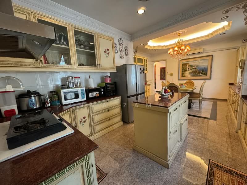 Rumah Banglo untuk Dijual di Seksyen 8 (Shah Alam) - Adzura Zamedin - Kitchen - PropertyGuru.com.my