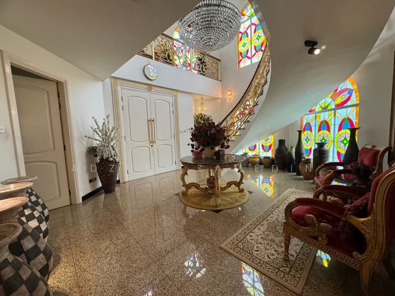 Rumah Banglo untuk Dijual di Seksyen 8 (Shah Alam) - Adzura Zamedin - Entrance - PropertyGuru.com.my