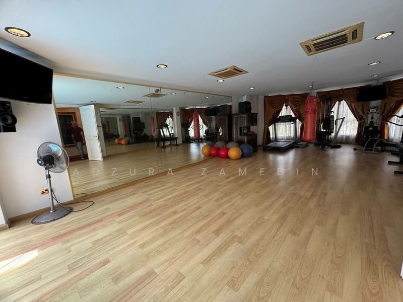 Rumah Banglo untuk Dijual di Seksyen 8 (Shah Alam) - Adzura Zamedin - Gym - PropertyGuru.com.my