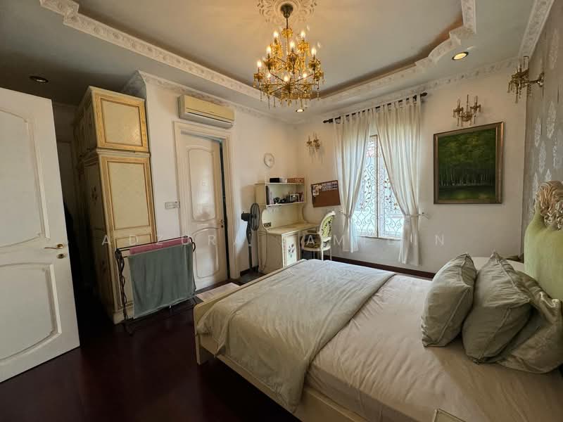 Rumah Banglo untuk Dijual di Seksyen 8 (Shah Alam) - Adzura Zamedin - Bedroom - PropertyGuru.com.my