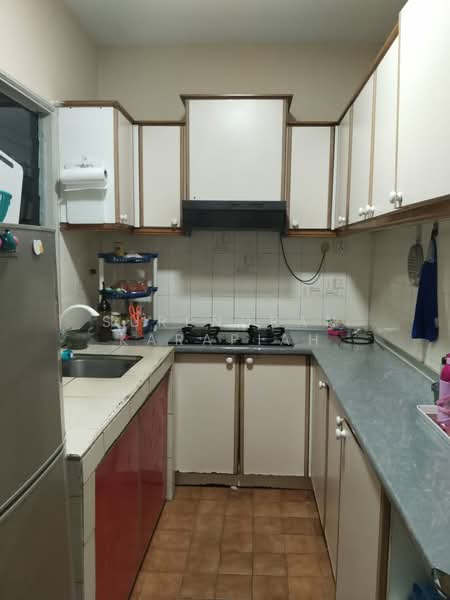 Kondominium untuk Dijual di Palm Court Condominium - Surendran Karapiah - Kitchen - PropertyGuru.com.my