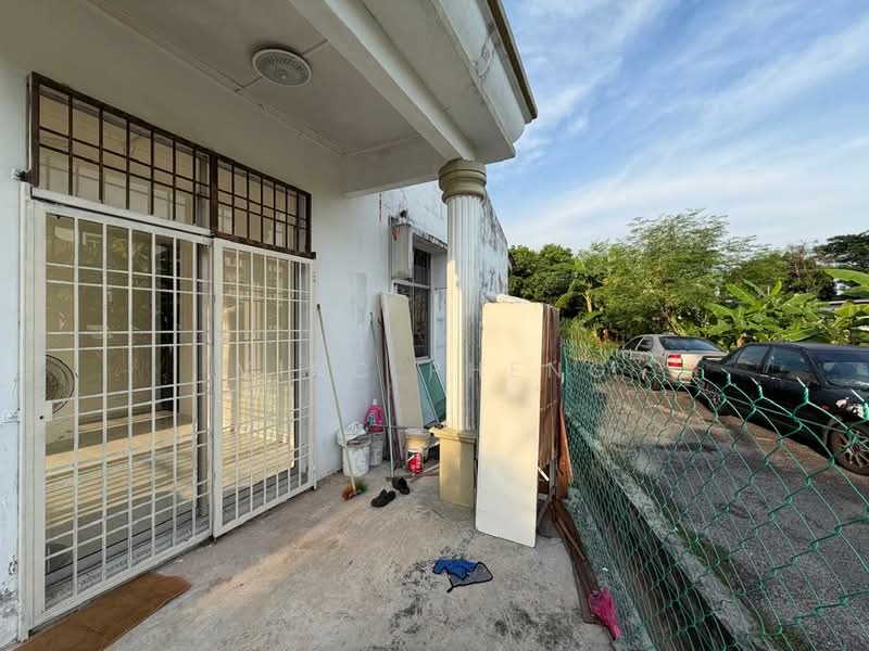 Rumah Teres 1 Tingkat untuk Dijual di Taman Merak (Bukit Baru) - Vinc Pheng - Exterior - PropertyGuru.com.my