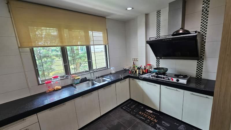 Rumah Berkembar untuk Disewa di Taman Desa Cheng Perdana 1 (Cheng) - Kai Hon Gan - Kitchen - PropertyGuru.com.my