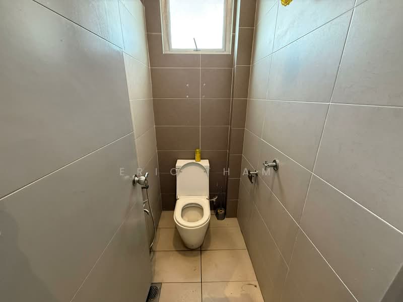 Kedai / Pejabat untuk Disewa di Metro Sendayan (Labu) - Eric Tham - Bathroom - PropertyGuru.com.my