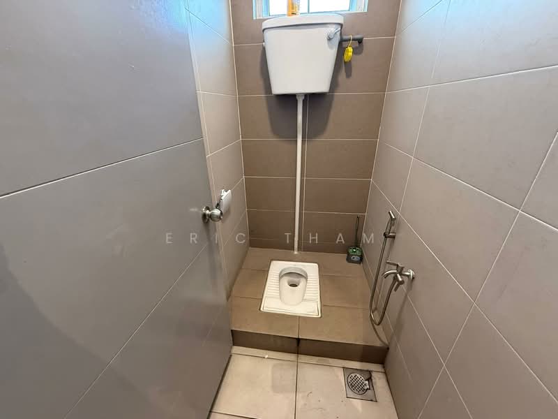 Kedai / Pejabat untuk Disewa di Metro Sendayan (Labu) - Eric Tham - Bathroom - PropertyGuru.com.my