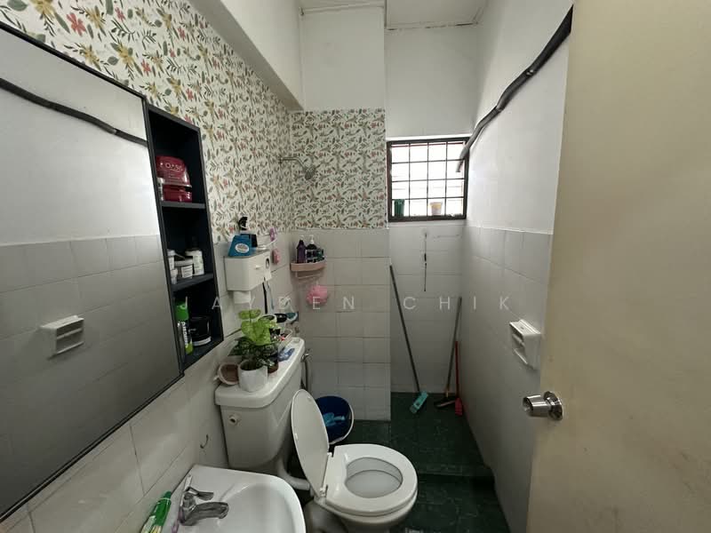 Pangsapuri untuk Dijual di Jade Tower (Menara Jade) - Jayden Chik - Bathroom - PropertyGuru.com.my