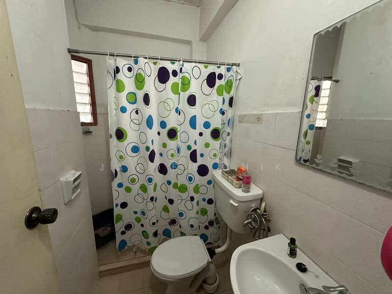 Pangsapuri untuk Dijual di Jade Tower (Menara Jade) - Jayden Chik - Bathroom - PropertyGuru.com.my