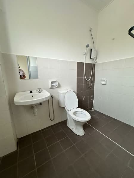 Terraced House for Sale in Bandar Putera 2 (Klang) - William Yeoh - Bathroom - PropertyGuru.com.my