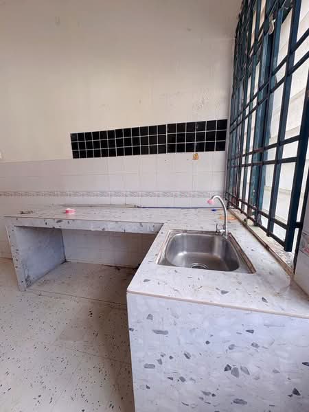 1-storey Terraced House for Sale in Kulai (Johor) - Leon Ng - Kitchen - PropertyGuru.com.my