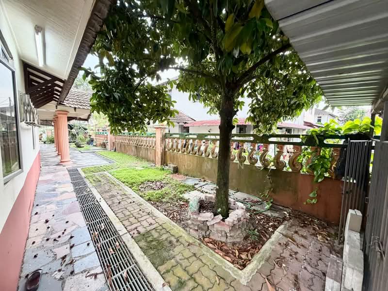 Semi-Detached House for Sale in Taman Bukit Kempas (Tampoi) - Sharon Ng - Exterior - PropertyGuru.com.my