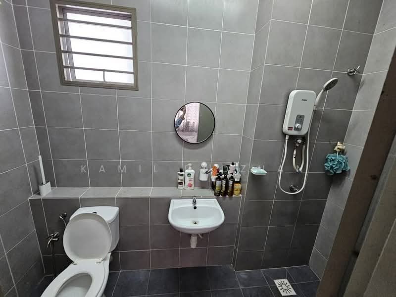 Kondominium untuk Disewa di Idaman Abadi - Kamil Radzuan - Bathroom - PropertyGuru.com.my