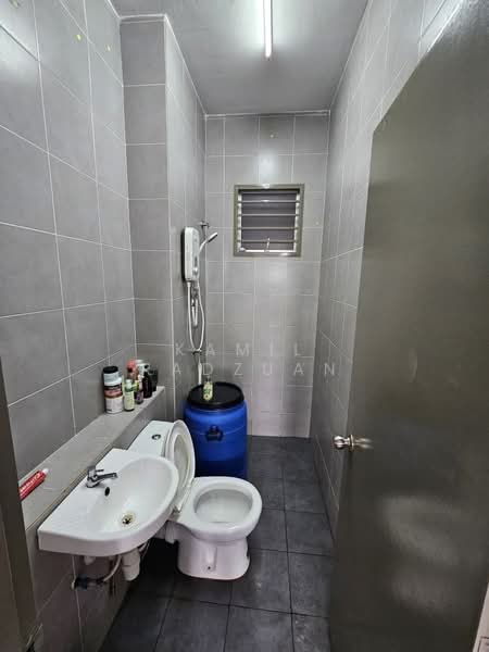 Kondominium untuk Disewa di Idaman Abadi - Kamil Radzuan - Bathroom - PropertyGuru.com.my