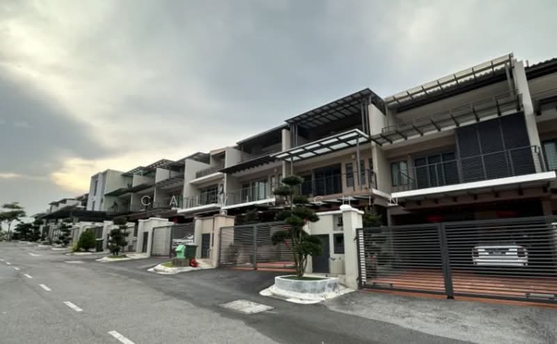 Rumah Teres 3 Tingkat untuk Dijual di Taman Taynton View (Cheras) - calvin Chin - Exterior - PropertyGuru.com.my