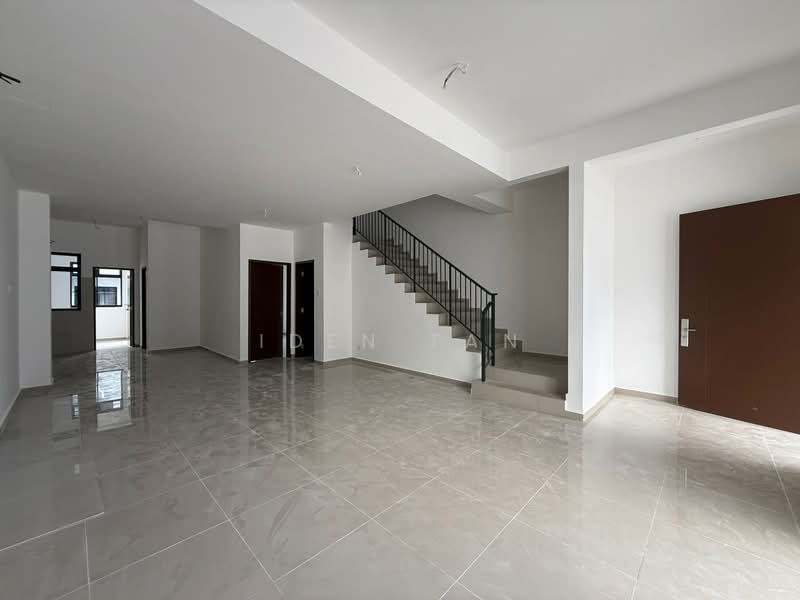Rumah Teres 2 Tingkat untuk Dijual di Bandar Dato Onn (Tebrau) - Iden Tan - Living Room - PropertyGuru.com.my