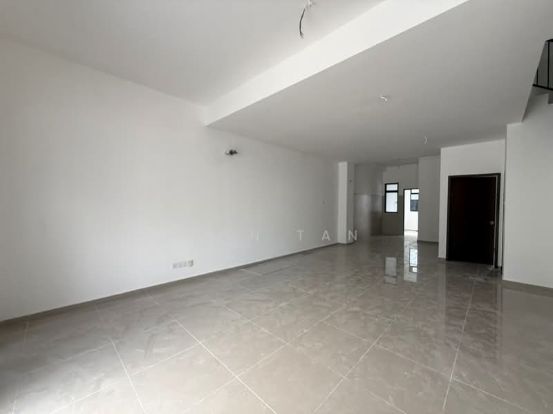 Rumah Teres 2 Tingkat untuk Dijual di Bandar Dato Onn (Tebrau) - Iden Tan - Living Room - PropertyGuru.com.my