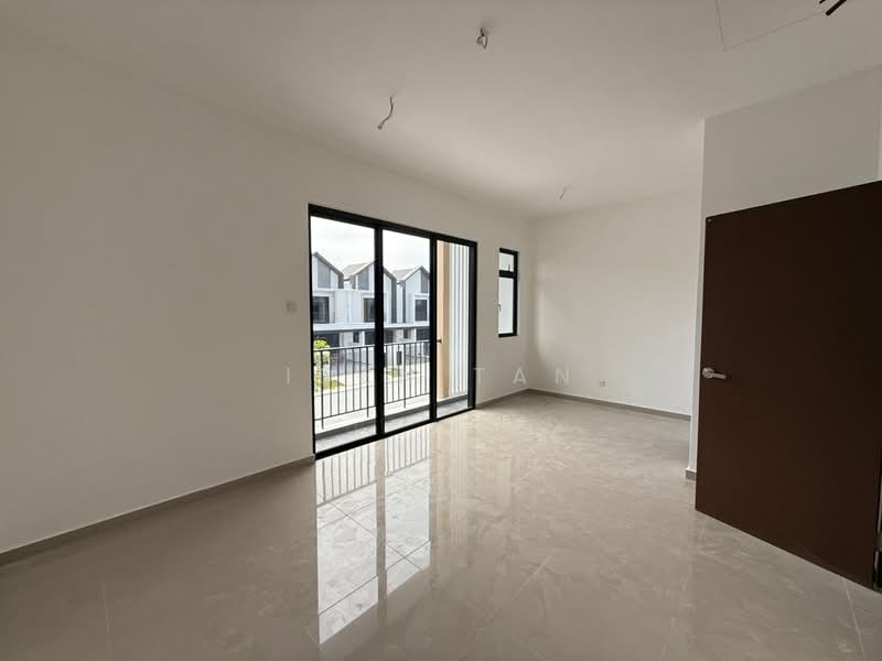 Rumah Teres 2 Tingkat untuk Dijual di Bandar Dato Onn (Tebrau) - Iden Tan - Living Room - PropertyGuru.com.my