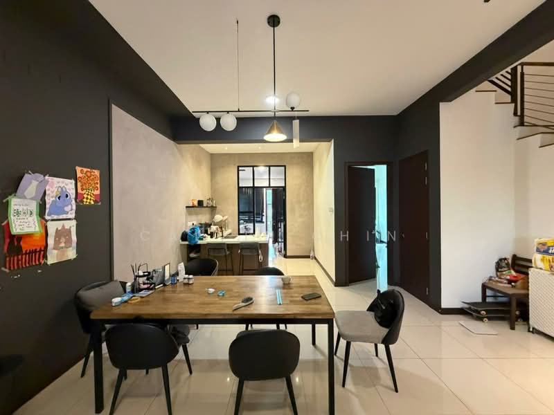 Rumah Teres 3 Tingkat untuk Dijual di Taman Taynton View (Cheras) - calvin Chin - Dining Room - PropertyGuru.com.my