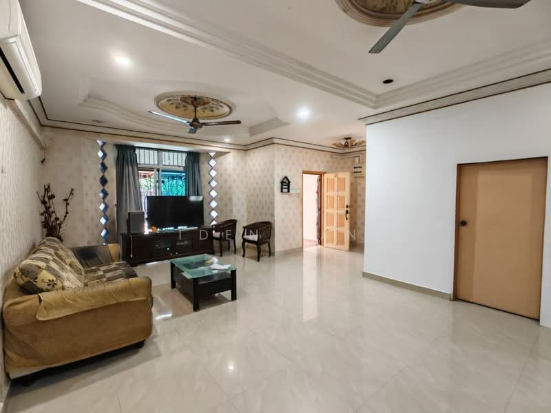 Rumah Teres 2 Tingkat untuk Dijual di Taman Nusa Bestari (Iskandar Puteri (Nusajaya)) - Iden Tan - Living Room - PropertyGuru.com.my