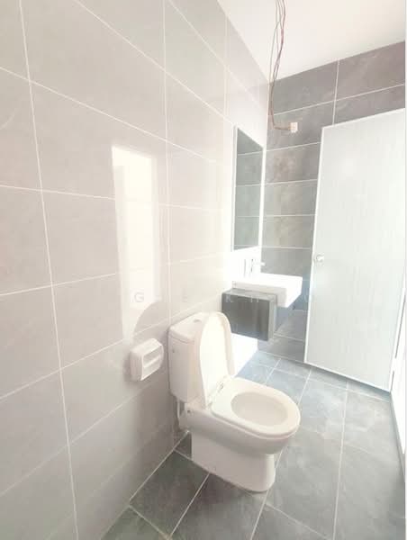 Kondominium untuk Dijual di Lucerne Residences - Angie Khoo - Bathroom - PropertyGuru.com.my