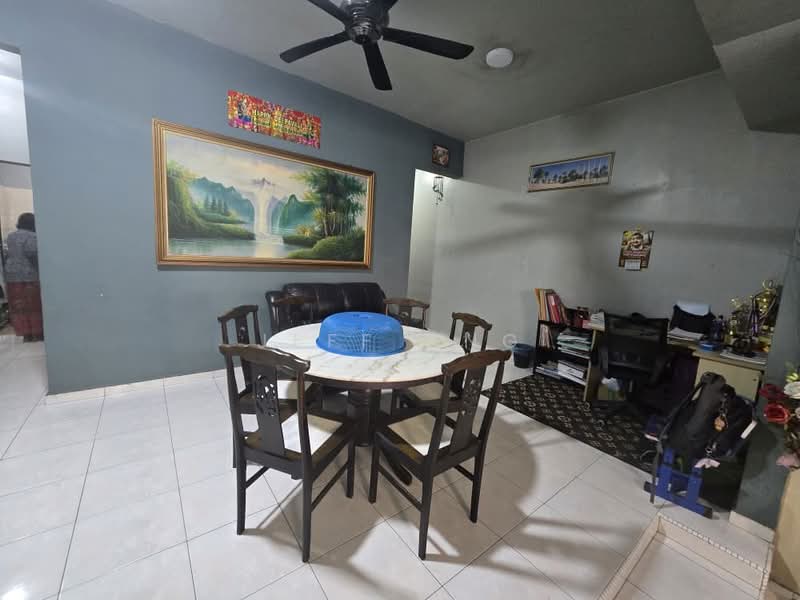 3-storey Terraced House for Sale in Taman Perling (Perling) - Jeff Ang - Dining Room - PropertyGuru.com.my