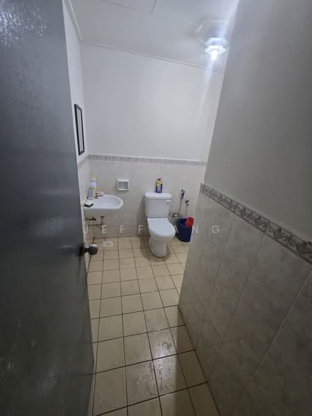 3-storey Terraced House for Sale in Taman Perling (Perling) - Jeff Ang - Bathroom - PropertyGuru.com.my