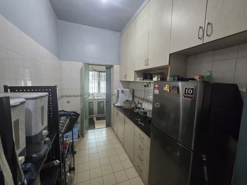 3-storey Terraced House for Sale in Taman Perling (Perling) - Jeff Ang - Kitchen - PropertyGuru.com.my