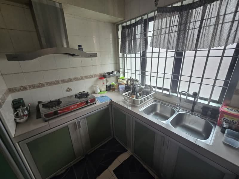 3-storey Terraced House for Sale in Taman Perling (Perling) - Jeff Ang - Kitchen - PropertyGuru.com.my
