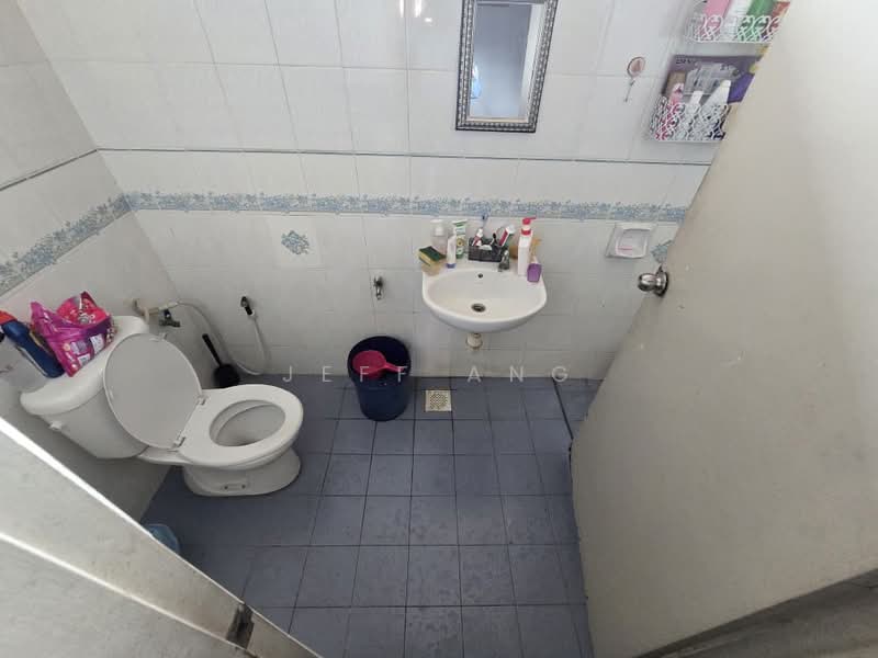 3-storey Terraced House for Sale in Taman Perling (Perling) - Jeff Ang - Bathroom - PropertyGuru.com.my