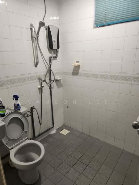 Kondominium untuk Disewa di University Tower - Samson Lee - Bathroom - PropertyGuru.com.my