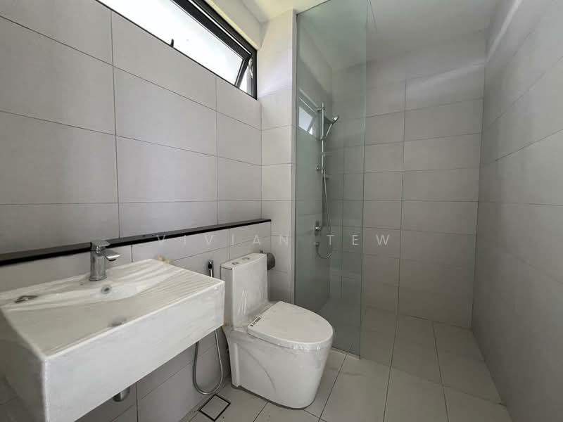 Semi-Detached House for Sale in Bandar Gamuda Gardens (Rawang) - Vivian Tew - Bathroom - PropertyGuru.com.my