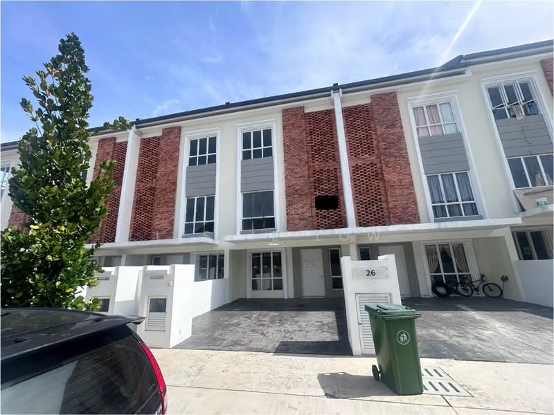 Rumah Teres 2.5 Tingkat untuk Dijual di Sepang (Selangor) - Leslie Low - Exterior - PropertyGuru.com.my