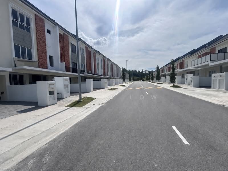 Rumah Teres 2.5 Tingkat untuk Dijual di Sepang (Selangor) - Leslie Low - Exterior - PropertyGuru.com.my