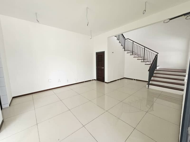 Rumah Berkembar untuk Dijual di Ampang (Selangor) - calvin Chin - Living Room - PropertyGuru.com.my