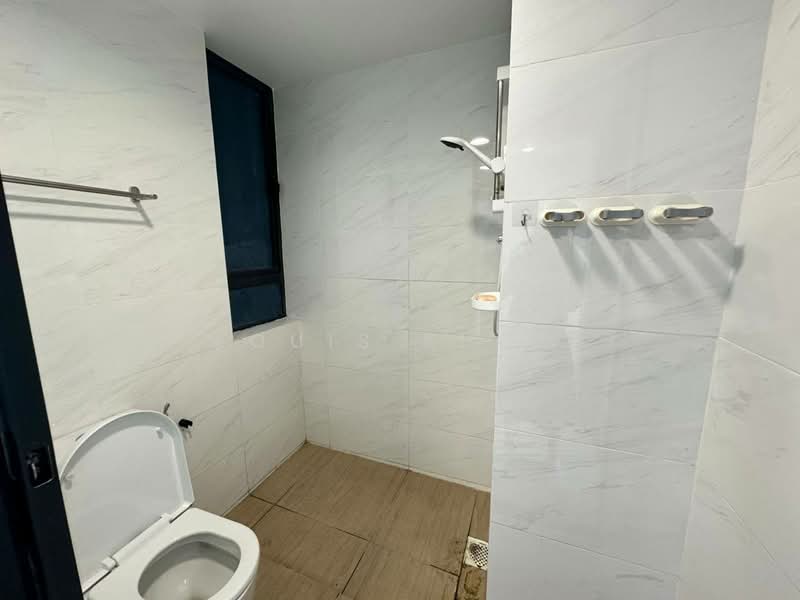 Servis Apartment untuk Dijual di Country Garden Central Park - Louis Khow - Bathroom - PropertyGuru.com.my