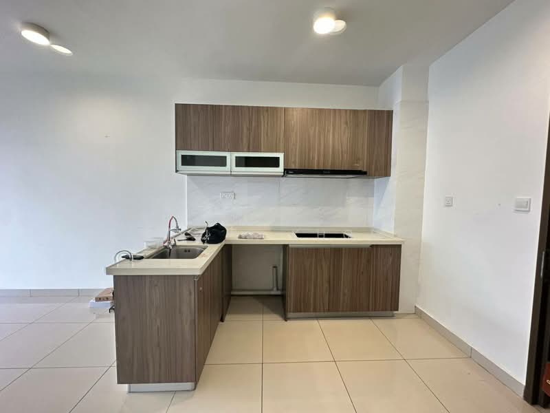 Servis Apartment untuk Dijual di Country Garden Central Park - Louis Khow - Kitchen - PropertyGuru.com.my