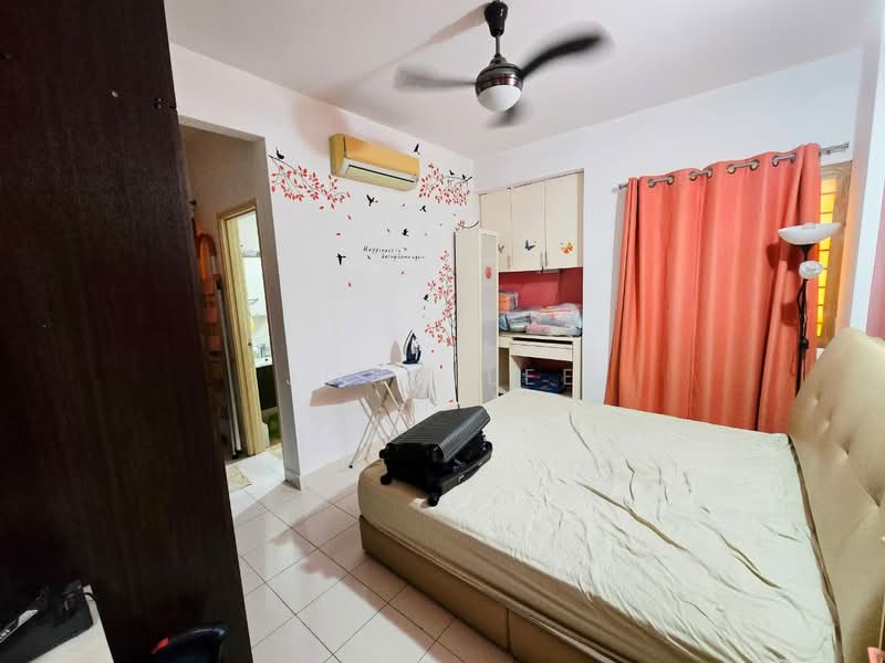 Condominium for Sale at Casa Puteri Condominium - John Lee - Bedroom - PropertyGuru.com.my
