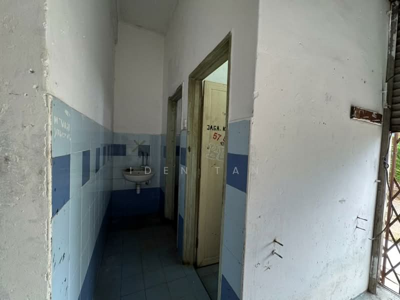 Shop / Office for Sale in Mutiara Rini (Skudai) - Iden Tan - Interior - PropertyGuru.com.my