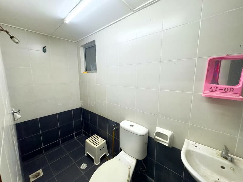 Townhouse for Sale in Bandar Damai Perdana (Cheras) - Azrul Ismail - Bathroom - PropertyGuru.com.my