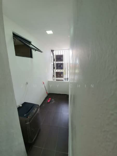 Pangsapuri untuk Dijual di Roxy Apartment - Jimmyy Chin - Balcony - PropertyGuru.com.my