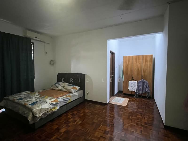 2-storey Terraced House for Sale in Taman Mount Austin (Tebrau) - Eric Lee - Bedroom - PropertyGuru.com.my