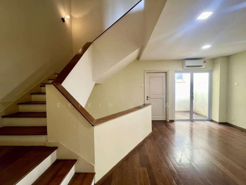 2.5-storey Terraced House for Sale in Taman Tun Dr Ismail (Kuala Lumpur) - Syikin Brown - PropertyGuru.com.my