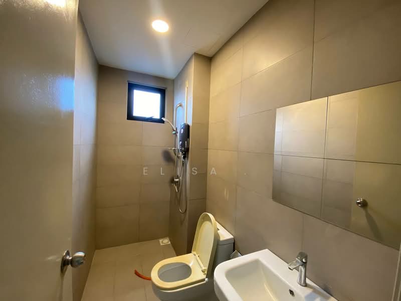 Kondominium untuk Disewa di The Haute Gurney - Elisa . - Bathroom - PropertyGuru.com.my