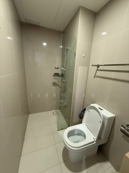Servis Apartment untuk Disewa di Southlink - Terry Law - Bathroom - PropertyGuru.com.my