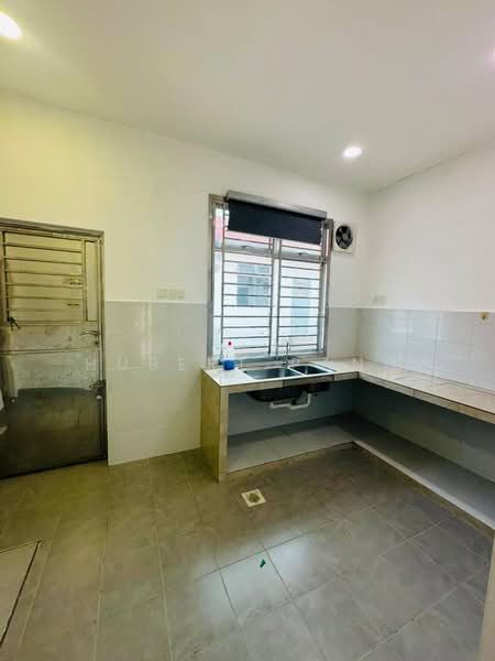 Rumah Teres 1 Tingkat untuk Disewa di Taman Sri Penawar (Pengerang) - Hubert Pang - Kitchen - PropertyGuru.com.my