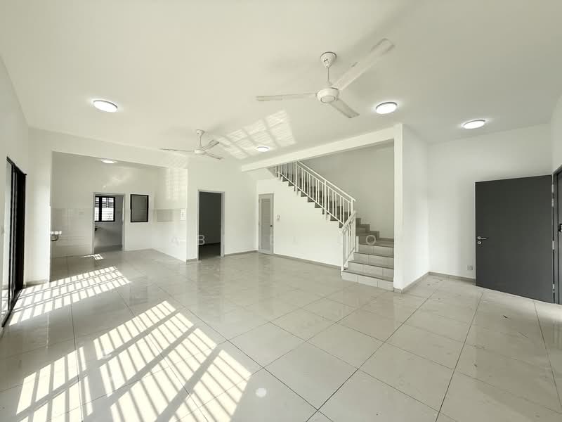 2-storey Terraced House for Sale in Setia Utama (Setia Alam) - GABRIEL GOH - Living Room - PropertyGuru.com.my