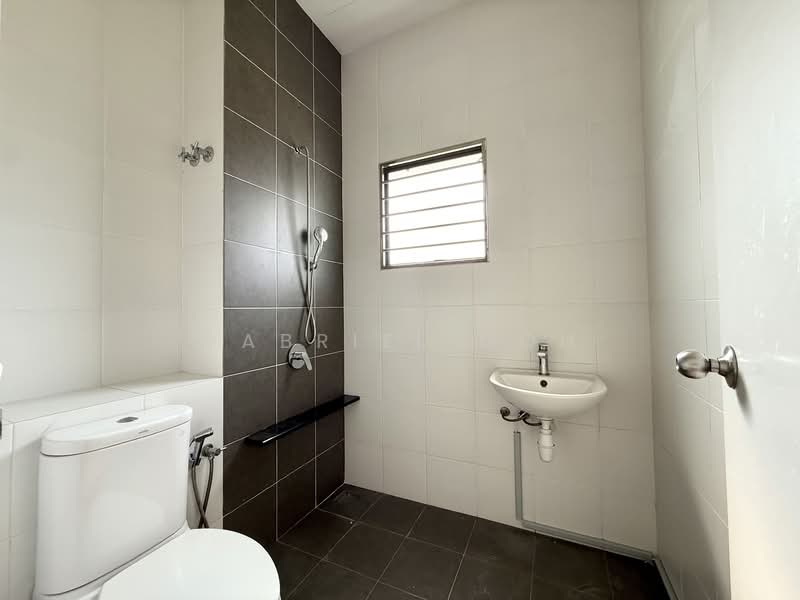 2-storey Terraced House for Sale in Setia Utama (Setia Alam) - GABRIEL GOH - Bathroom - PropertyGuru.com.my