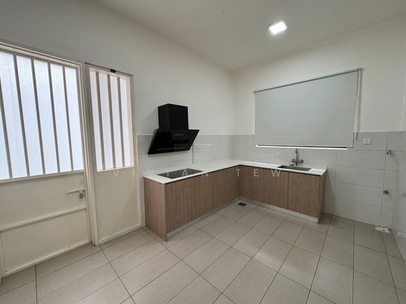 Rumah Berkembar untuk Dijual di Setia Utama (Setia Alam) - Vivian Tew - Kitchen - PropertyGuru.com.my