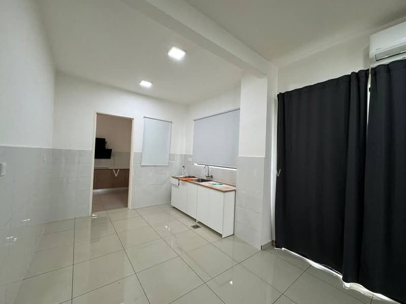 Rumah Berkembar untuk Dijual di Setia Utama (Setia Alam) - Vivian Tew - Kitchen - PropertyGuru.com.my